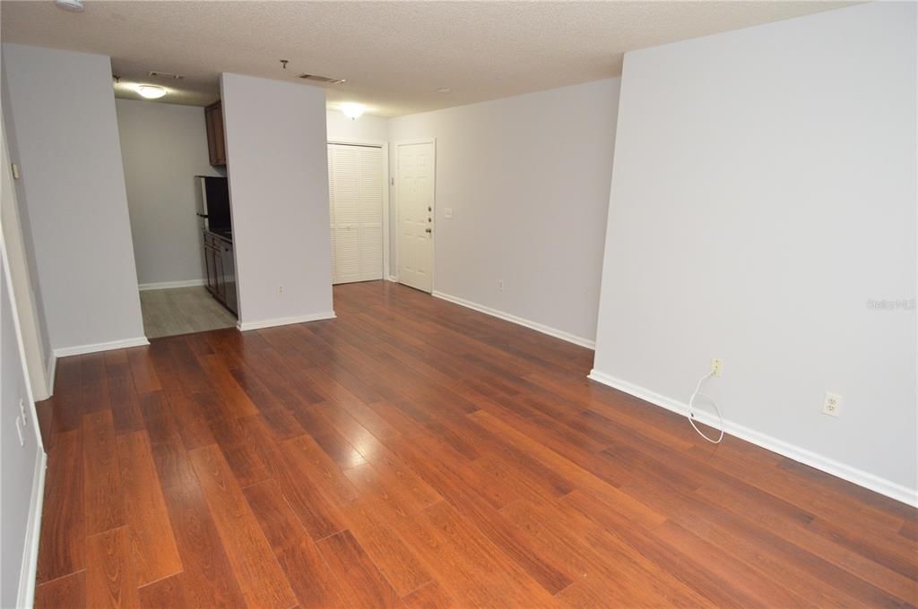 For Rent: $1,500 (1 beds, 1 baths, 700 Square Feet)