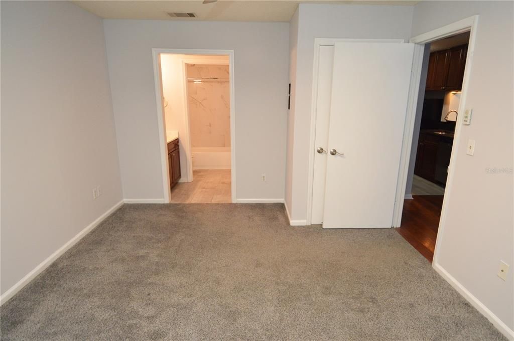 For Rent: $1,500 (1 beds, 1 baths, 700 Square Feet)