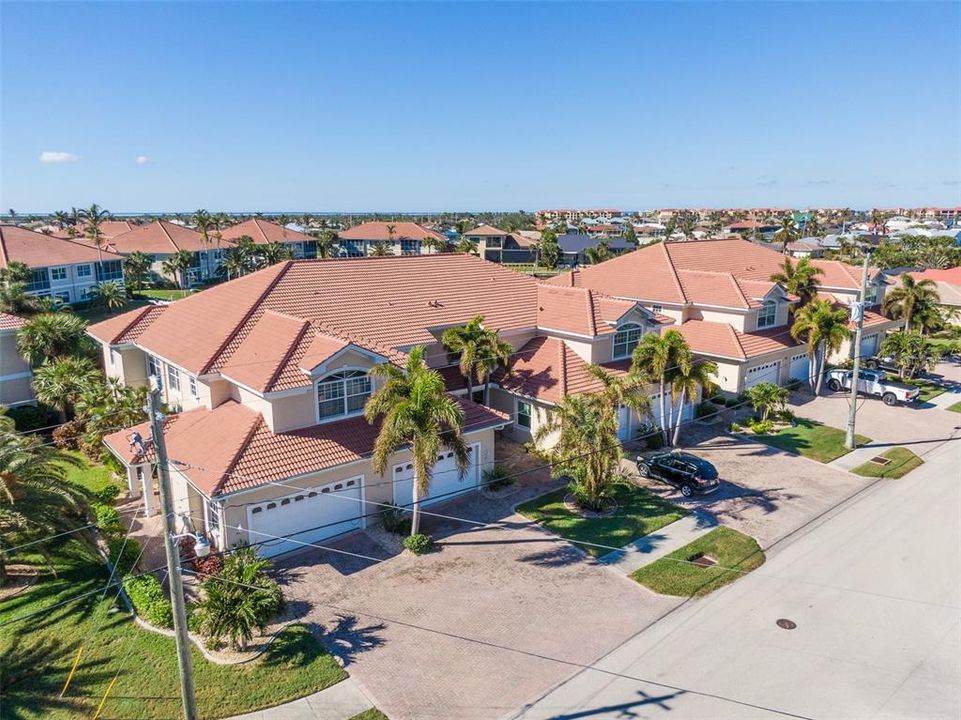 For Sale: $599,000 (3 beds, 2 baths, 2022 Square Feet)