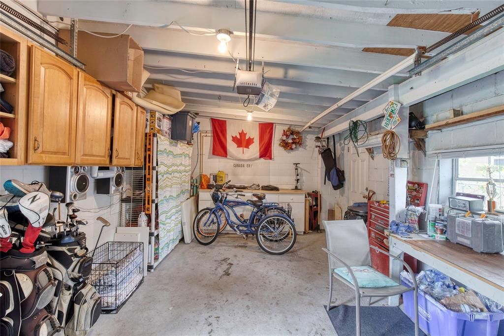 For Sale: $249,000 (2 beds, 1 baths, 832 Square Feet)