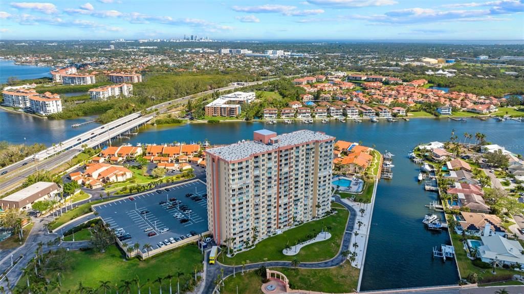 The location is fantastic, you are close to the beaches, short drive to downtown St Pete and also, an easy drive to Tampa International.  This spot has it all!!