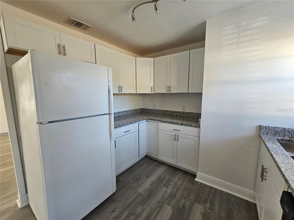 For Sale: $245,000 (3 beds, 1 baths, 1402 Square Feet)