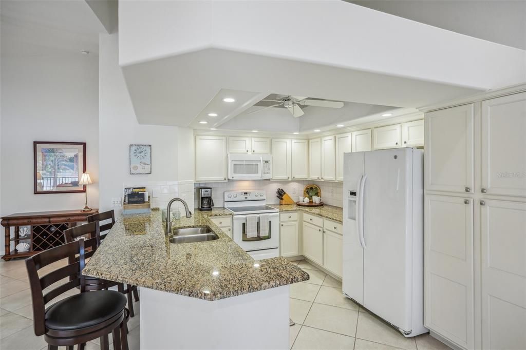 For Sale: $390,000 (2 beds, 2 baths, 1446 Square Feet)