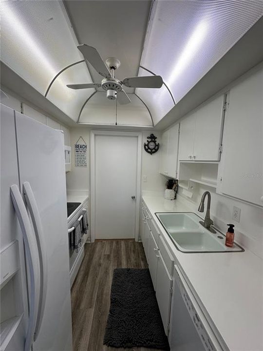 出租: $2,500 (2 贝兹, 2 浴室, 1062 平方英尺)