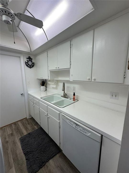 出租: $2,500 (2 贝兹, 2 浴室, 1062 平方英尺)