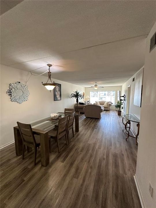 出租: $2,500 (2 贝兹, 2 浴室, 1062 平方英尺)