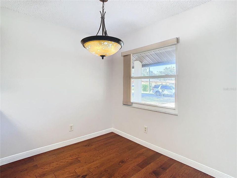 For Sale: $314,900 (2 beds, 2 baths, 926 Square Feet)