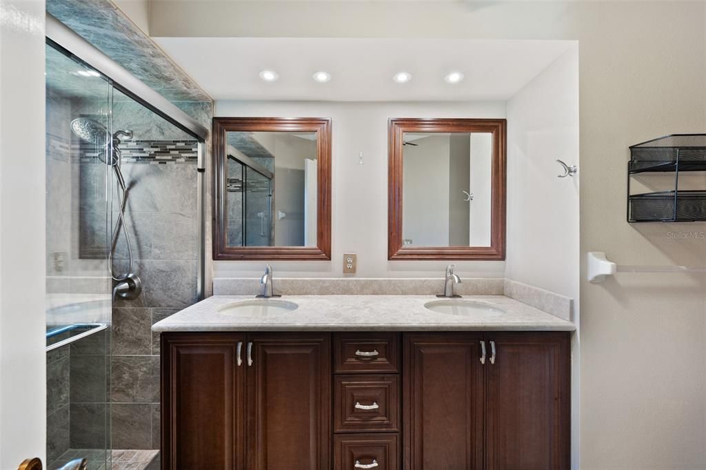 Double vanity with storage