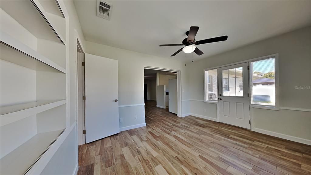 For Sale: $449,900 (3 beds, 2 baths, 1405 Square Feet)