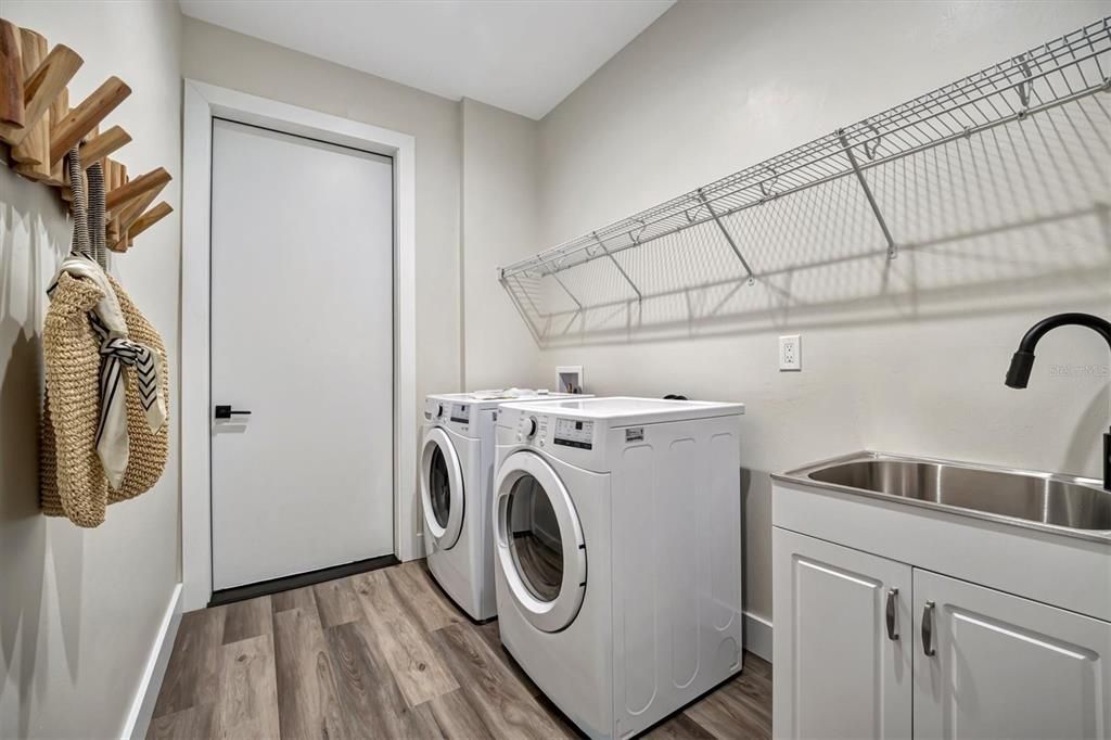 Laundry room with sink