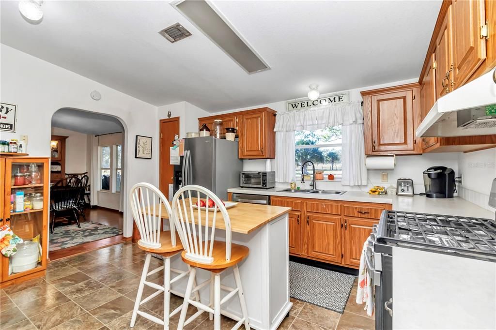 For Sale: $379,900 (3 beds, 2 baths, 1620 Square Feet)