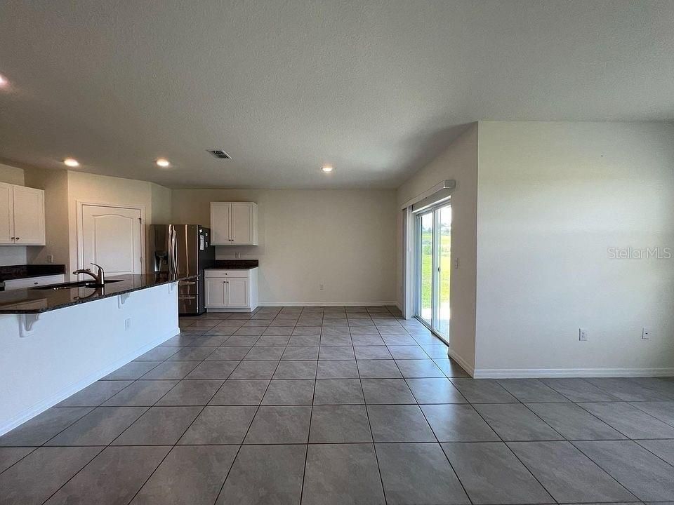 For Rent: $2,300 (4 beds, 2 baths, 1846 Square Feet)