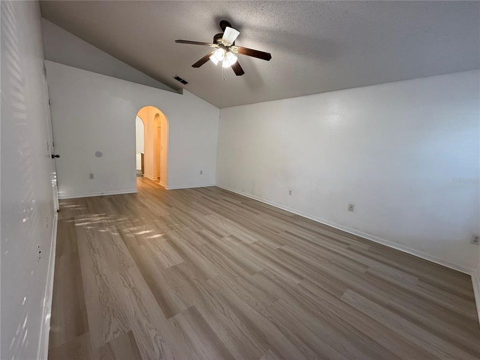 For Rent: $2,500 (4 beds, 2 baths, 2129 Square Feet)