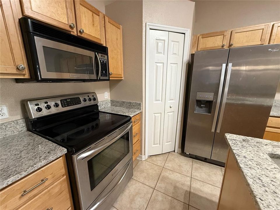 For Rent: $2,500 (4 beds, 2 baths, 2129 Square Feet)