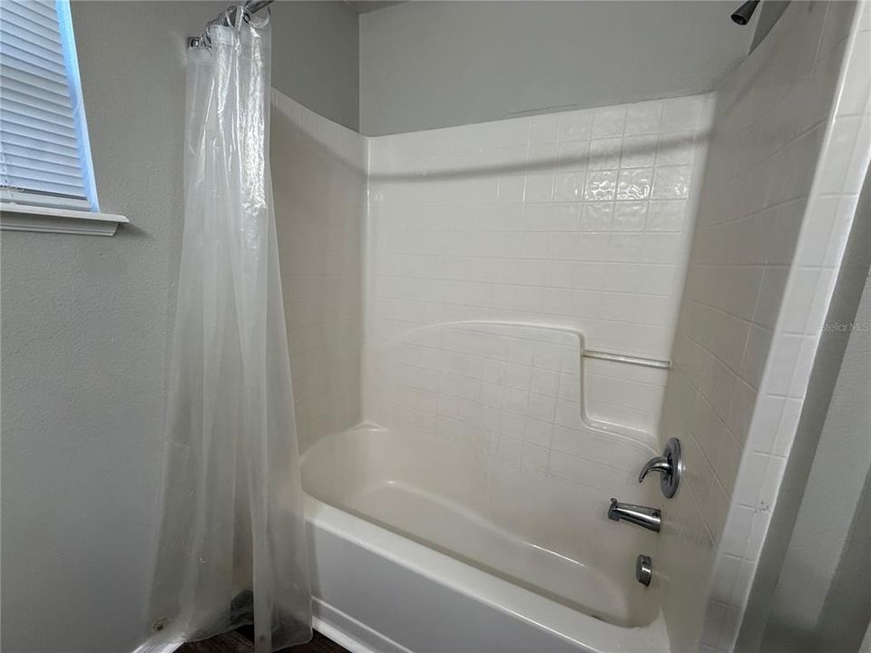 For Rent: $2,500 (4 beds, 2 baths, 2129 Square Feet)