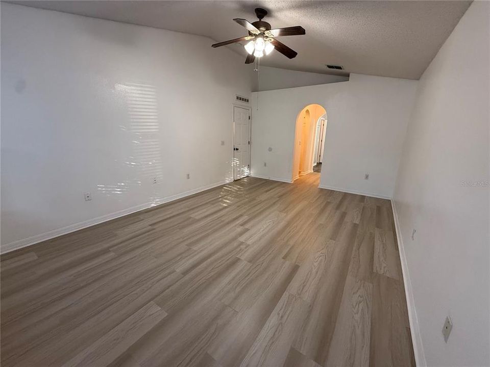 For Rent: $2,500 (4 beds, 2 baths, 2129 Square Feet)