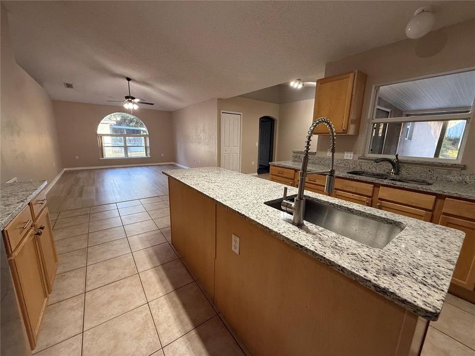 For Rent: $2,500 (4 beds, 2 baths, 2129 Square Feet)