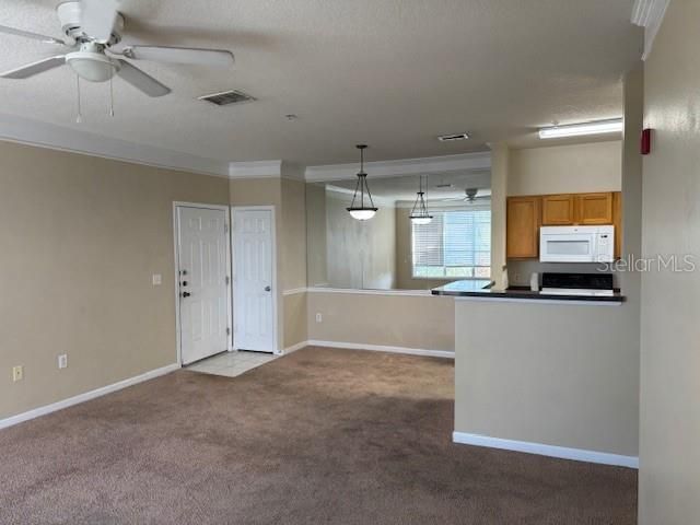 For Sale: $205,000 (2 beds, 1 baths, 1008 Square Feet)