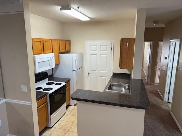 For Sale: $205,000 (2 beds, 1 baths, 1008 Square Feet)