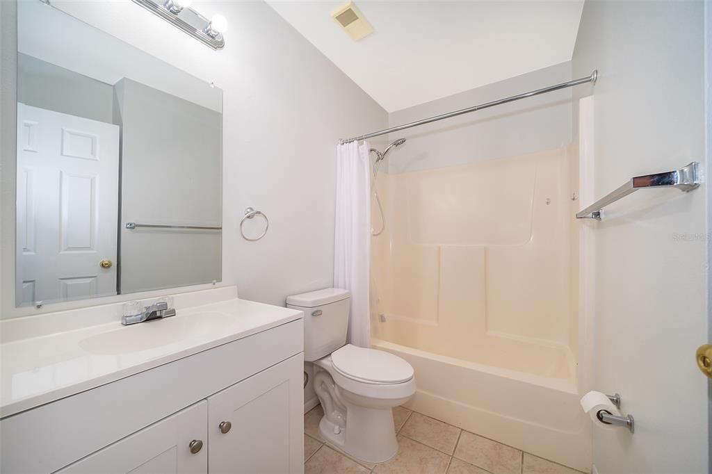 For Rent: $1,200 (1 beds, 1 baths, 648 Square Feet)