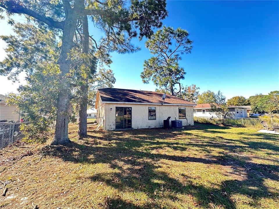 For Sale: $220,000 (3 beds, 2 baths, 1072 Square Feet)