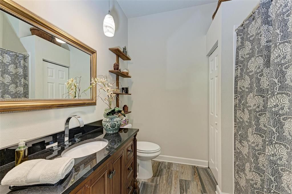 Activo con contrato: $655,000 (3 camas, 2 baños, 1915 Pies cuadrados)