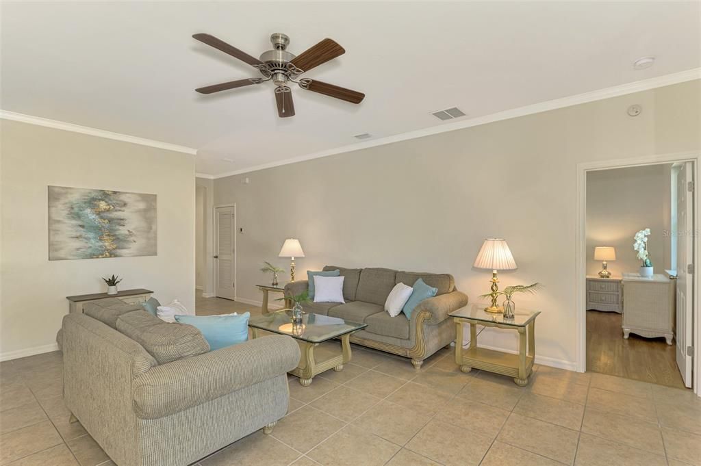 Active With Contract: $399,000 (3 beds, 2 baths, 1483 Square Feet)