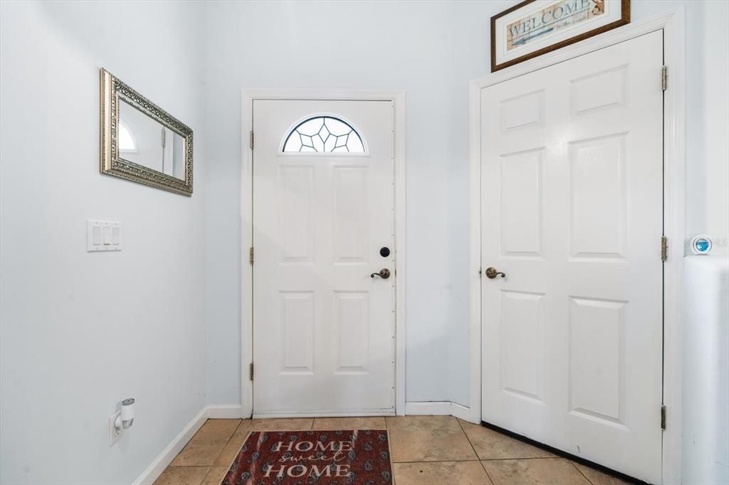 For Sale: $339,900 (3 beds, 2 baths, 1598 Square Feet)