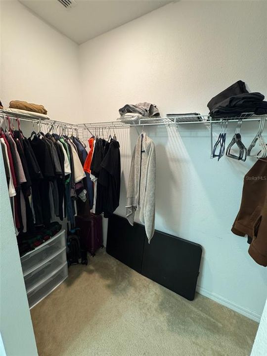 Apartment Walk in closet