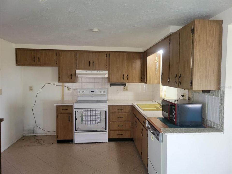 For Sale: $229,000 (2 beds, 2 baths, 1156 Square Feet)