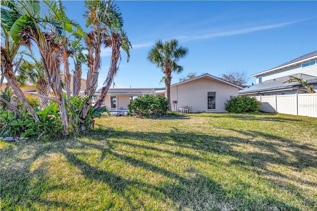 For Sale: $1,200,000 (2 beds, 2 baths, 1607 Square Feet)