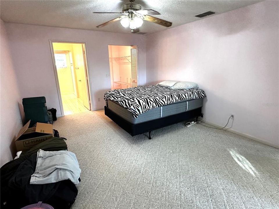 For Sale: $160,000 (2 beds, 2 baths, 1353 Square Feet)