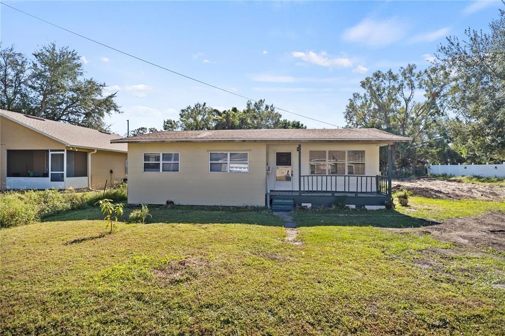 For Sale: $225,000 (3 beds, 1 baths, 1092 Square Feet)