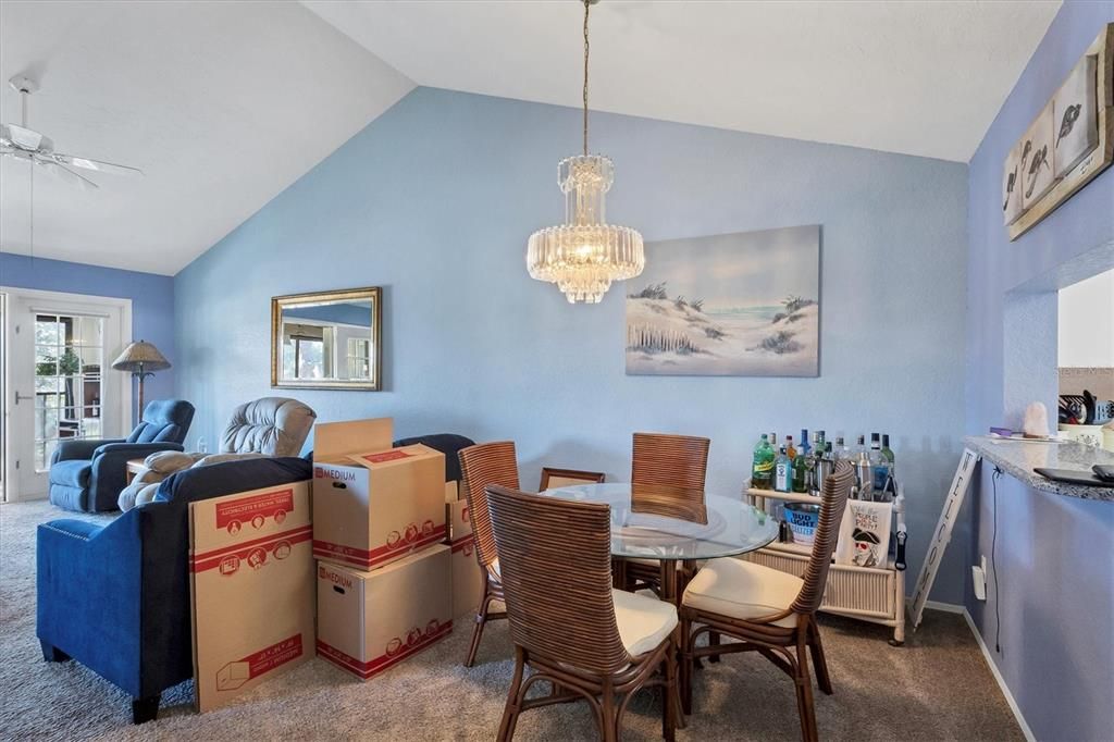 For Sale: $255,000 (2 beds, 2 baths, 1112 Square Feet)