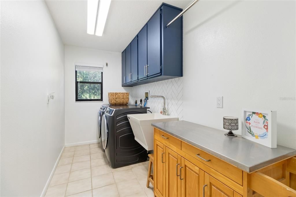 Active With Contract: $819,900 (4 beds, 2 baths, 2763 Square Feet)