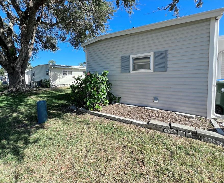 For Sale: $184,900 (2 beds, 2 baths, 1280 Square Feet)