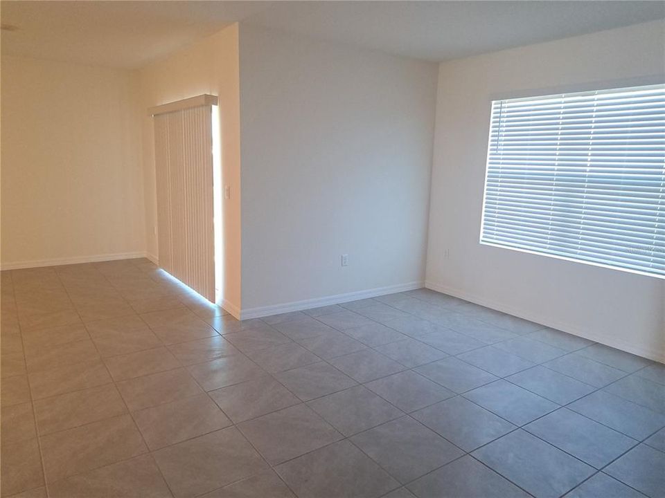 For Rent: $2,495 (4 beds, 2 baths, 2100 Square Feet)