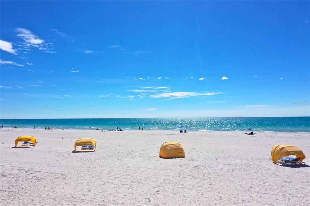 TREASURE ISLAND BEACH AND THE GULF OF MEXICO JUST A SHORT DISTANCE FROM YOUR HOME