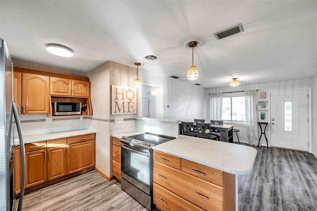 For Sale: $399,000 (3 beds, 2 baths, 1244 Square Feet)