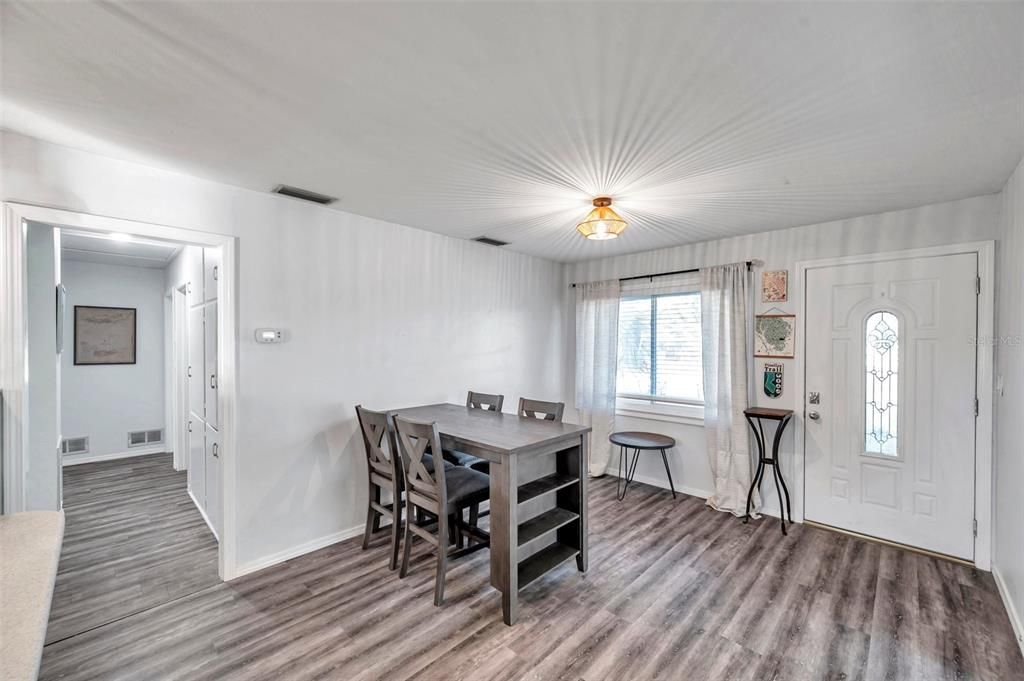 For Sale: $399,000 (3 beds, 2 baths, 1244 Square Feet)