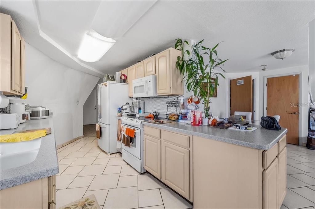 For Sale: $595,500 (2 beds, 2 baths, 1459 Square Feet)