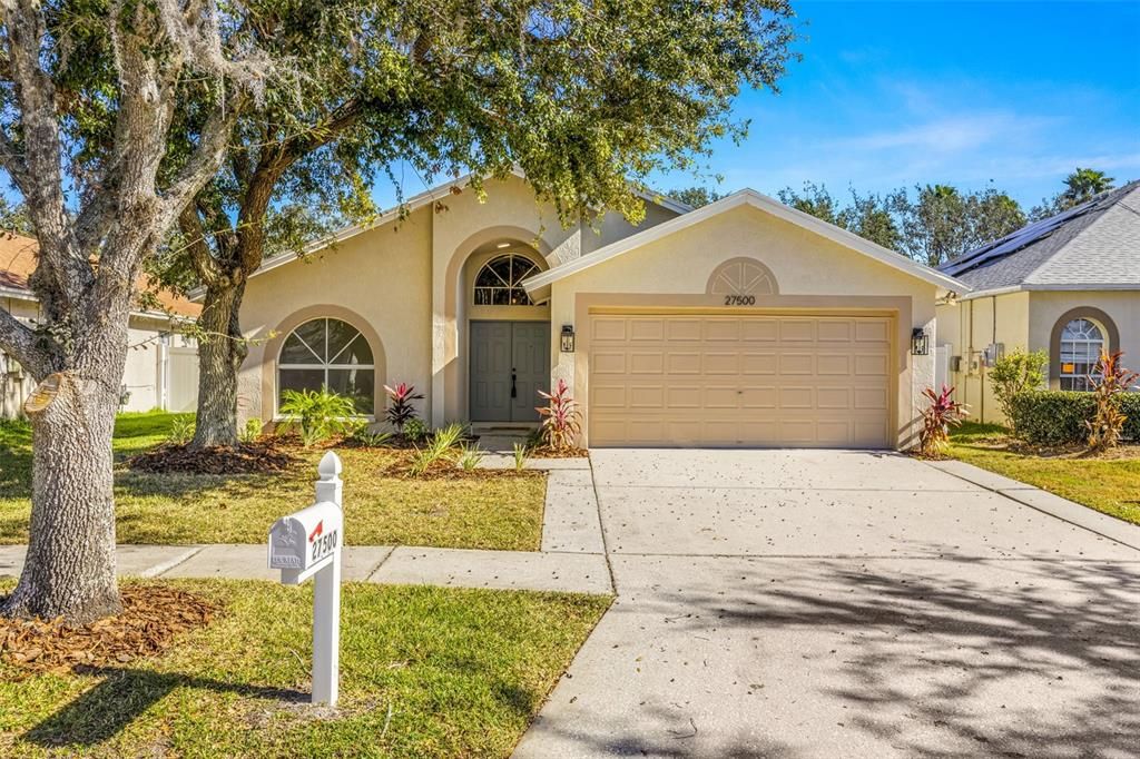 For Sale: $449,900 (3 beds, 2 baths, 1406 Square Feet)