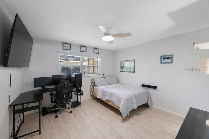 For Sale: $254,900 (2 beds, 2 baths, 1068 Square Feet)