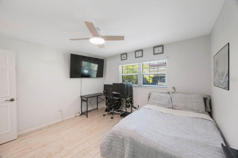 For Sale: $254,900 (2 beds, 2 baths, 1068 Square Feet)