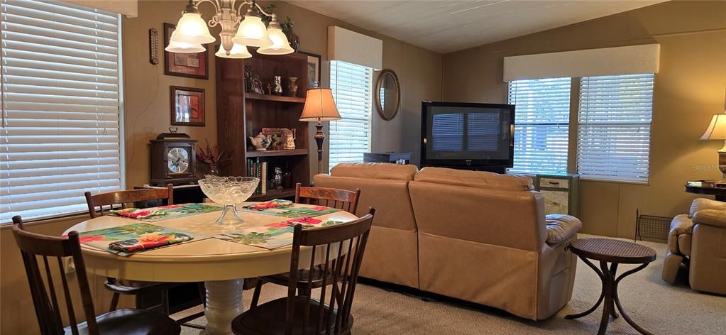 Dining room in between kitchen and living room