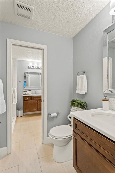 Another sink and vanity. Perfect!