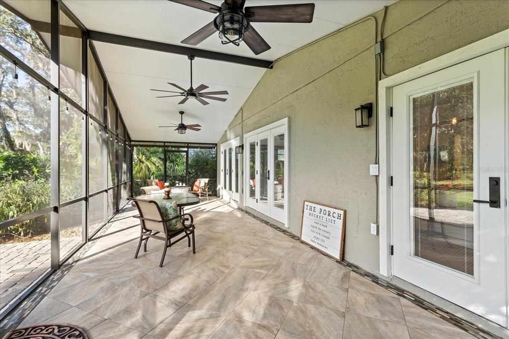 Spectacular back, screened patio(lanai)