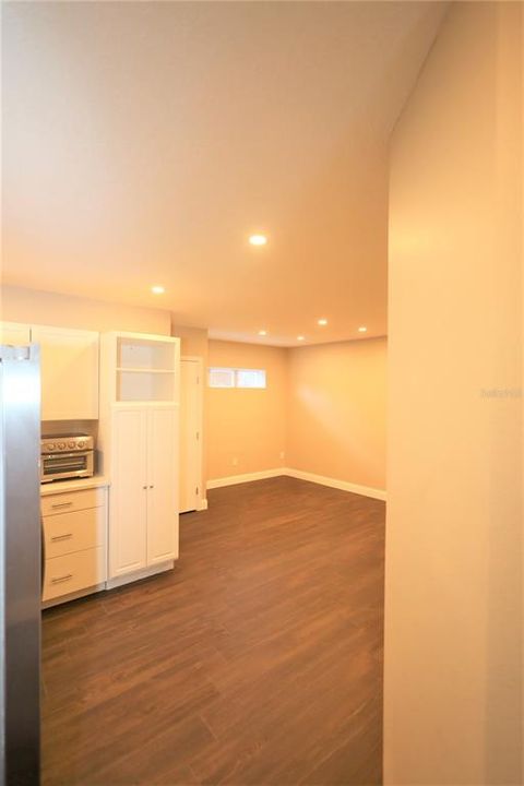 For Rent: $1,350 (1 beds, 1 baths, 500 Square Feet)