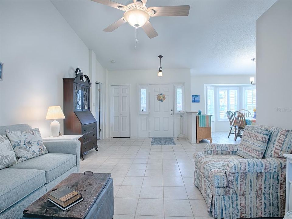 For Sale: $365,900 (3 beds, 2 baths, 1956 Square Feet)