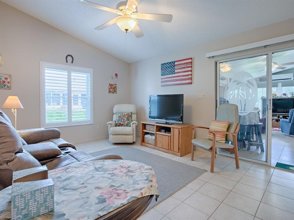 For Sale: $365,900 (3 beds, 2 baths, 1956 Square Feet)